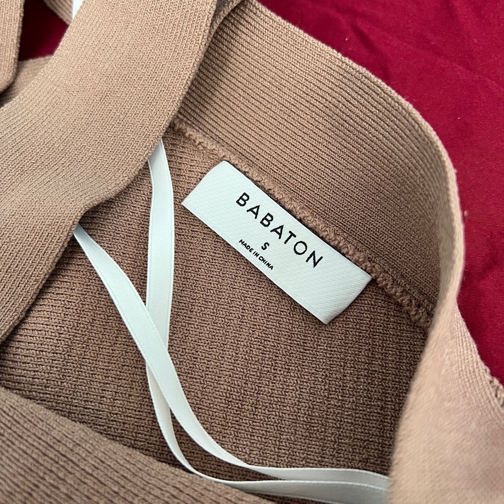 Aritzia Babaton Sculpt Knit Criss Cross tank - Picture 5 of 6